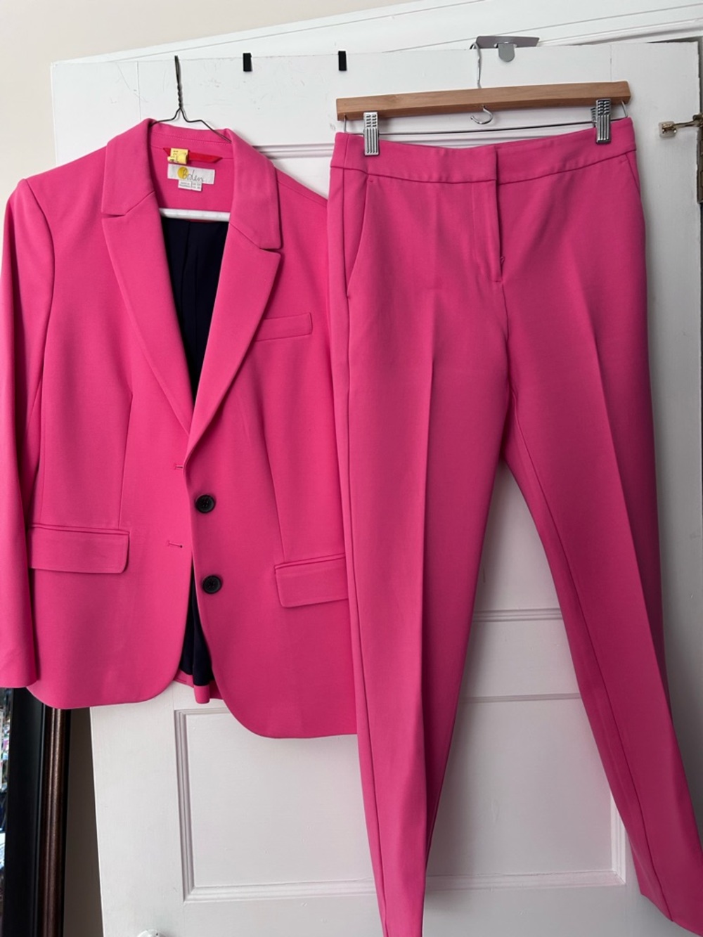 Boden Hot Pink Cropped Tapered Pants